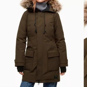 Aritzia TNA The Bancroft Dark Olive Slim Fit Parka Coat
